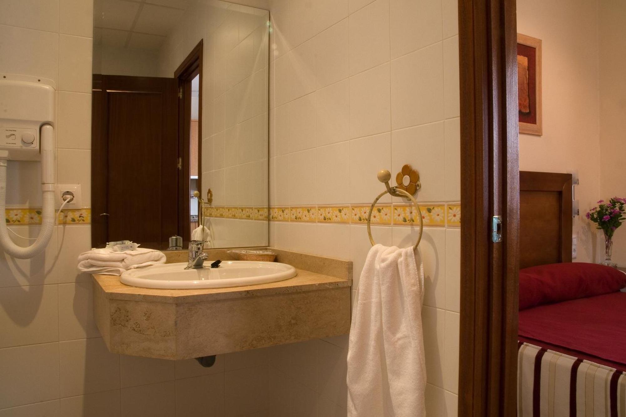 Apartamentos La Fuente กอร์โดบา ภายนอก รูปภาพ